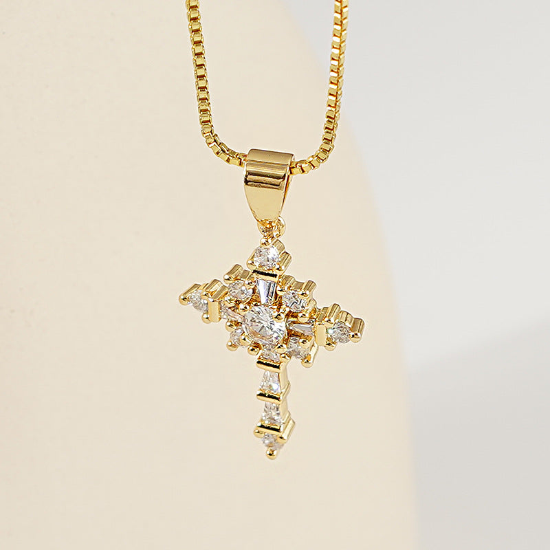 Colliers retro Faith  18 carats